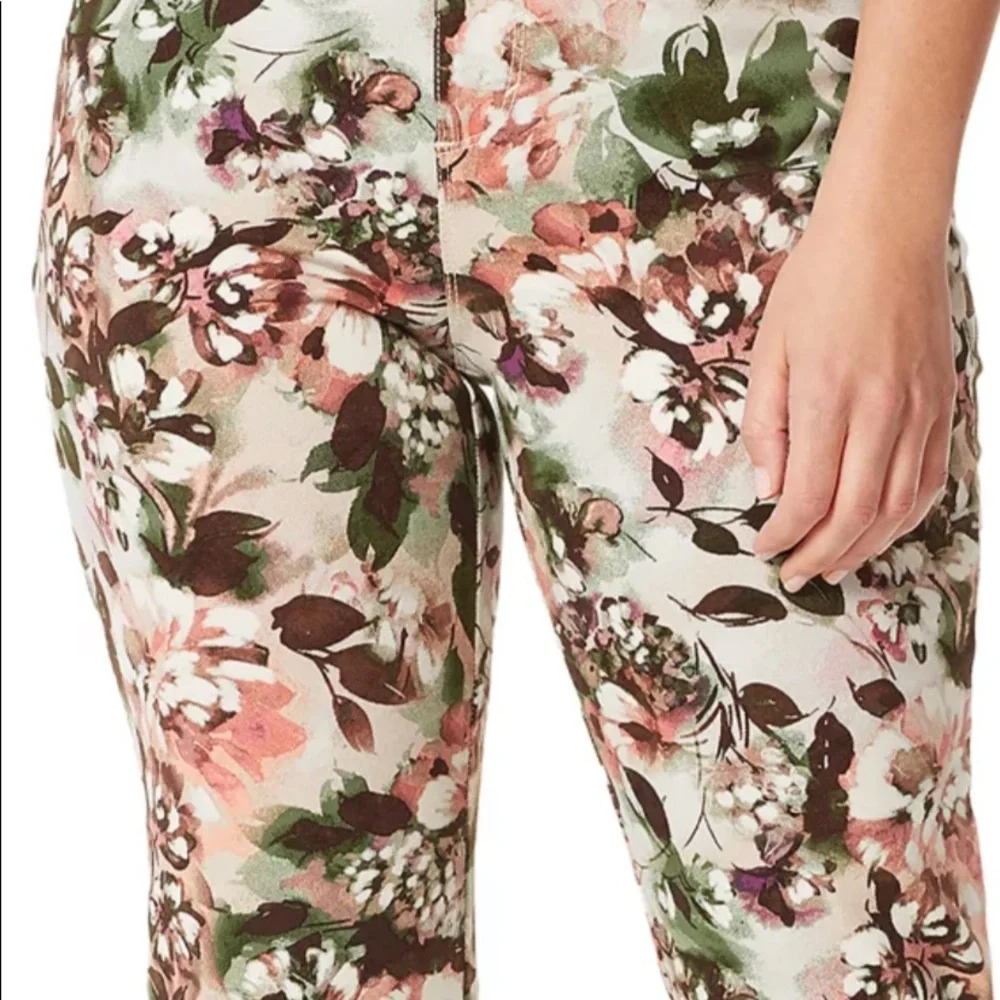 NEW| Gloria Vanderbilt Women's Amanda Straight Leg Stonewood Floral Jeans - Picture 4 of 6